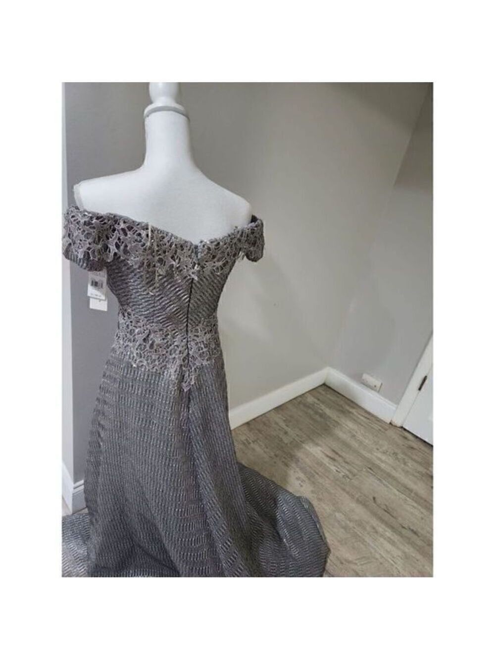 RENE RUIZ Collection Corseted Tulle A-line gown with Cascading Skirt size 2 NWT - Picture 6 of 8